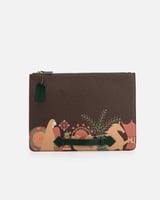 ‎ شنطة باوتش من الجلد المنقوش بلون أخضر