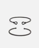 اساور نسائية بتصميم مميز بلون أسود