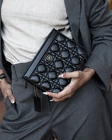 ‎ شنطة نسائية بتصميم مثالي بلون أسود