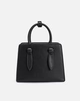 شنطة نسائية من الجلد بلون أسود