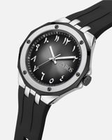 ساعة رجالية بسير من الربل بلون أسود.