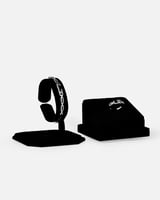 طقم نسائي مميز بلون فضي