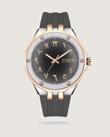 ساعة رجالية بسير من الربل بلون رمادي.