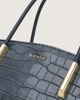 شنطة مزايا النسائية باللون الأزرق