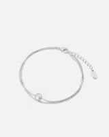 اسوارة نسائية أنيقة باللون الفضي