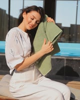 طقم من منشفتين كلاسيك بلون أخضر