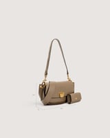 شنطة نسائية بمقاس متوسط باللون البني