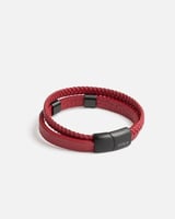 اسوارة رجالية من الجلد باللون الأحمر