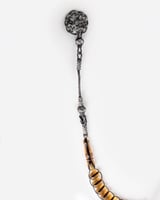 سبحة من حجر البكلايت بتصميم عصري