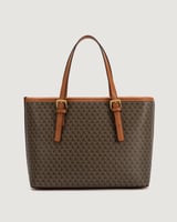 شنطة نسائية بتصميم عملي بلون بني.