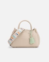 شنطة نسائية متوسطة من الجلد بلون بيج