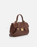 شنطة أنًاقة النسائية من الجلد بلون بني.