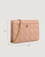 ‎ شنطة نسائية بتصميم مثالي بلون وردي