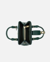 شنطة نسائية واسعة بلون أخضر