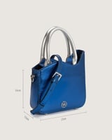 ‎ شنطة نسائية بتصميم جذاب بلون أزرق