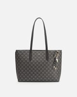 شنطة بحجم كبير ومناسب باللون الأسود