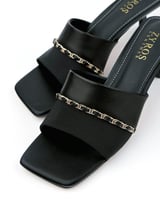 حذاء نسائي بكعب باللون الأسود