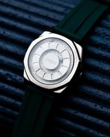 ساعة رجالية بسير من الربل بلون أخضر