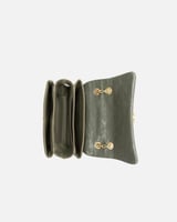 شنطة لوسيا النسائية بتصميم مبتكر بلون أخضر