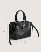 شنطة نسائية كلاسيك بلون أسود