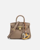 شنطة نسائية بتصميم راقي يناسب كل إطلالاتك بلون بني