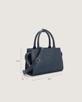 شنطة نسائية من الجلد باللون الأزرق