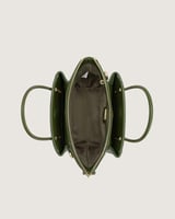 شنطة مزايا النسائية باللون الأخضر