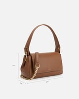 شنطة بلون بني لكل سيدة تعرف ان التميز أناقة.