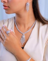 طقم نسائي أنيق بلون فضي