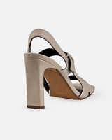 حذاء نسائي من المخمل باللون البيج