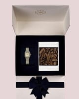 بوكس هدية نسائية ساعة بلون ذهبي وعود