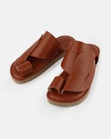 حذاء رجالي شرقي باللون البني