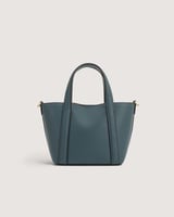 شنطة نسائية بمقاس متوسط بلون أخضر