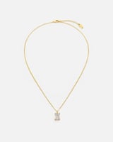 طقم نسائي بعبق من الاناقة