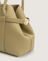 شنطة أرجوان النسائية عملية باللون الأخضر