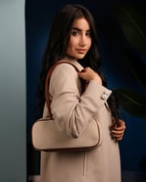 شنطة جود النسائية باللون البيج و البني