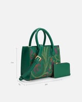 شنطة نسائية تعبر عن الفن بأناقة بلون أخضر