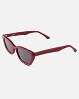 نظارة شمسية نسائية كلاسيك بلون أحمر