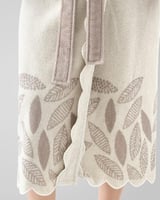 روب استحمام نسائي أنيق بلون بيج