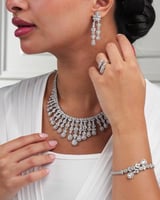 طقم نسائي زركون فخم بلون فضي