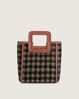 شنطة نسائية بلون بني لكل يوم بتصميم عصري