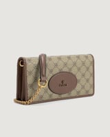 شنطة نسائية كلاسيك بلون بني.