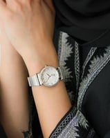 ساعة نسائية تعبر عن أناقتك بلون ذهبي وفضي