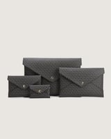 ‎ بكج مكون من 4 قطع باوتش بلون رمادي.