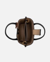 شنطة نسائيةبتصميم عصري بلون أسود