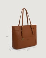 شنطة نسائية بتصميم عملي بلون بني