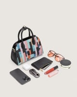 شنطة زهر النسائية جلد بلون أسود