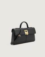 شنطة نسائية كلاسيك بلون أسود