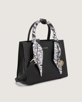 شنطة نسائية لكل الأوقات بلون أسود