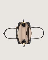 شنطة ترف النسائية باللون الأسود